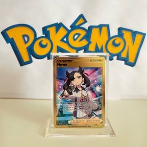 Pokémon Full Art Marnie Trainer - SWSH121 Black Star Promo - Metal Gold Card